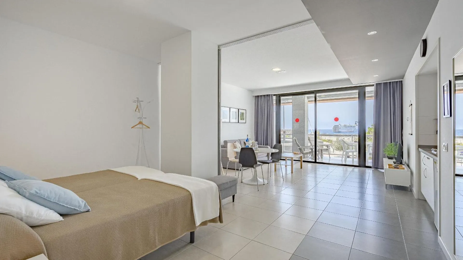 Apartment RentOnTheBeach Studio Los Cristianos